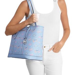 Michael Kors jet set printed signature logo Tote NWT still in plastic $498